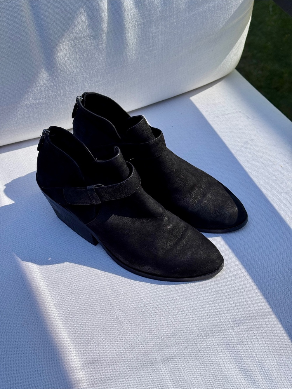 Eileen Fisher Ives Bootie Black Leather Size 10 Women Adjustable Zipper Heel